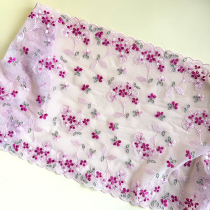Blooming flowers (23 cm)